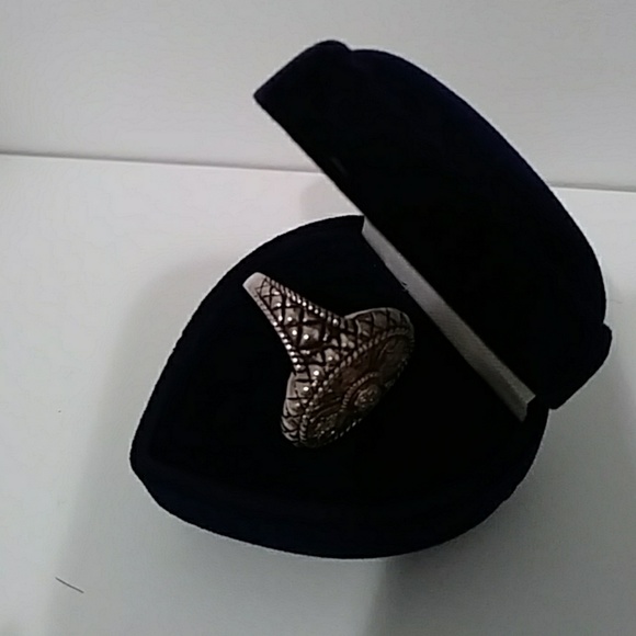 Classic Look - Picture 4 of 5